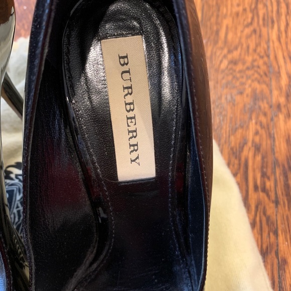 Burberry heels - Picture 2 of 6